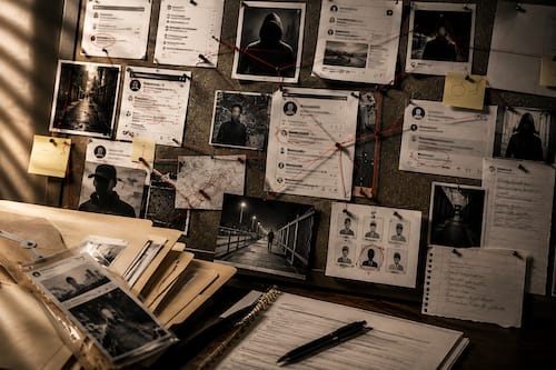 Online defamation investigation connecting anonymous accounts and digital evidence