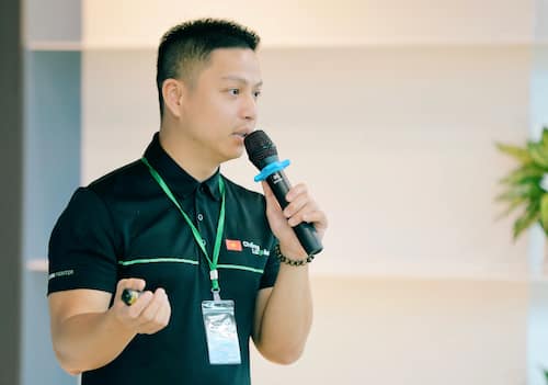 Hieu Minh Ngo